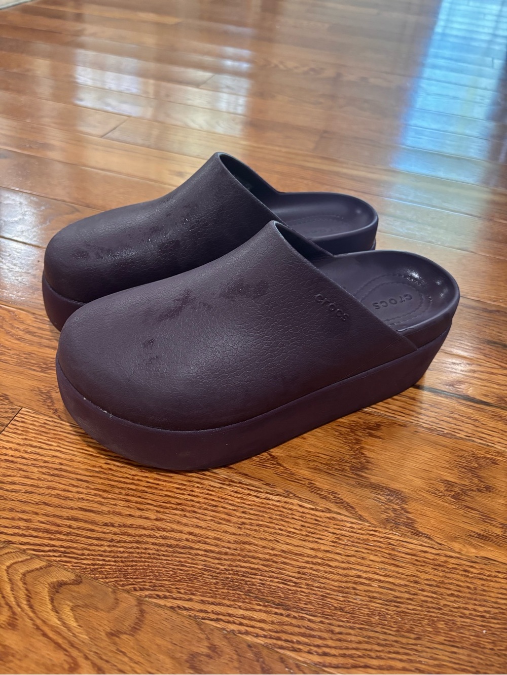 CROCS Platform Clog in Deep Chocolate Brown